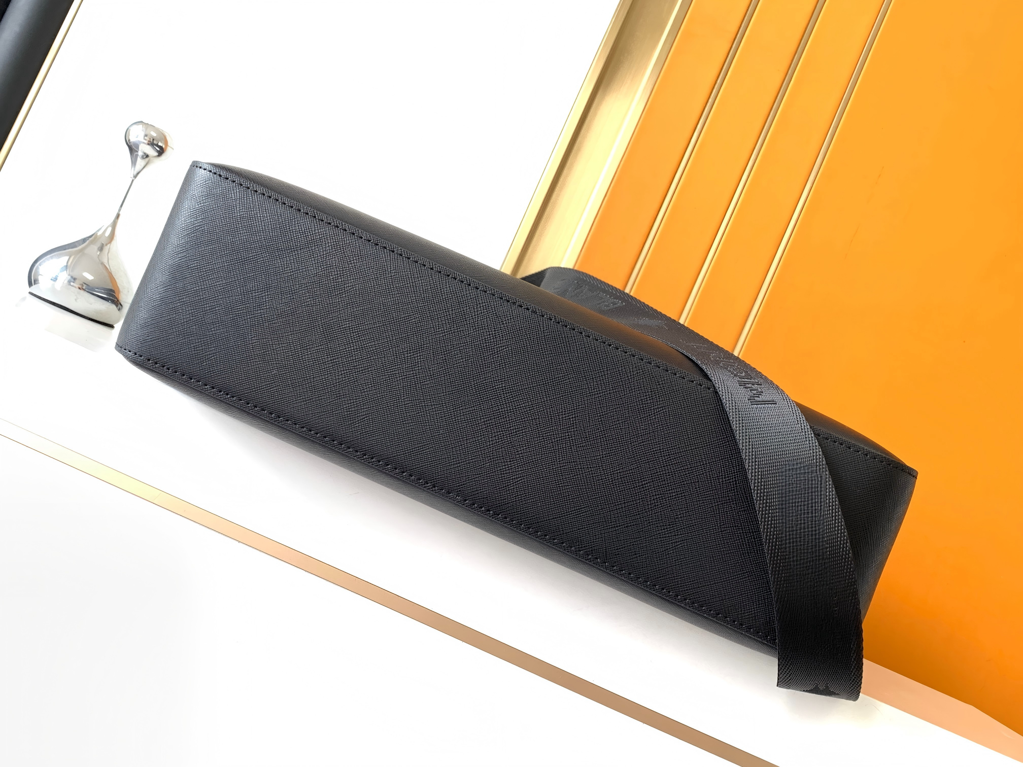 Luxury Men's Top-Handle Bags P - Luxury Bags Laptop 评论和价格