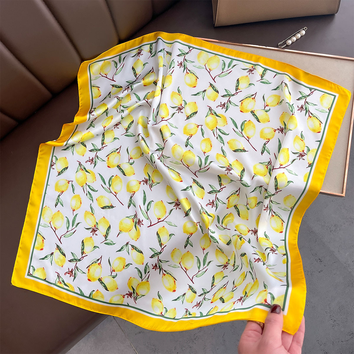 Luxury Yellow Lemon Print Squa - Luxury Bags Yellow 评论和价格