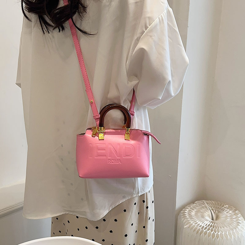 2026 Retro Boston Tote Bag - L - Luxury Bags That Are Vegan 评论和价格