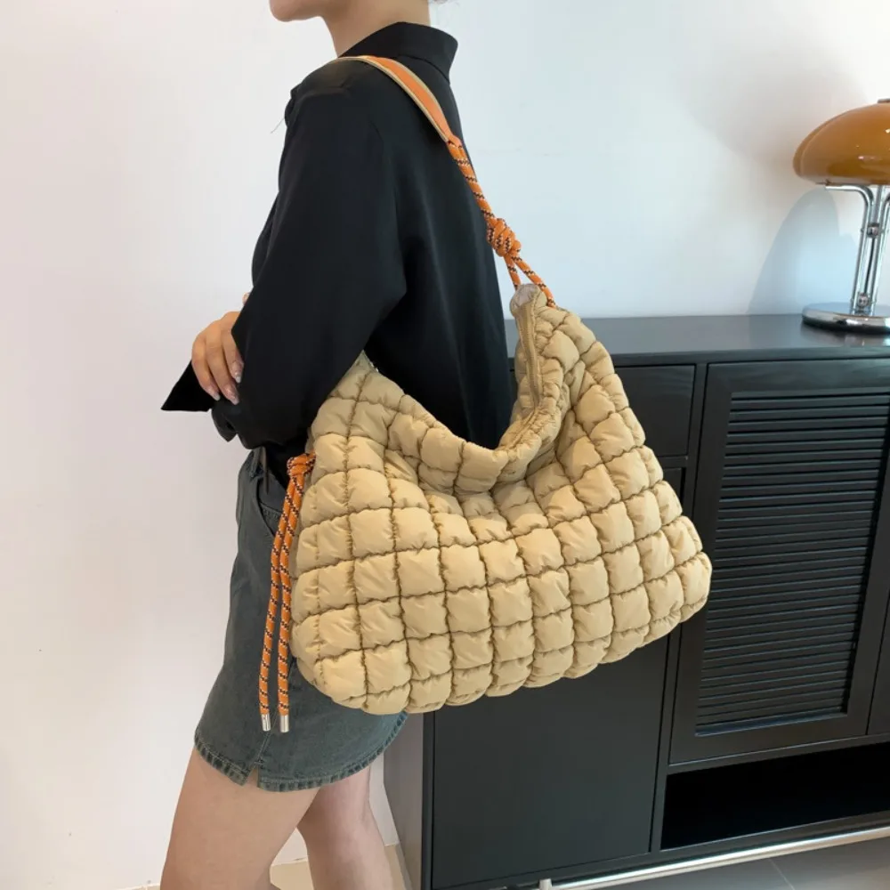 Vegan Down Pleated Shoulder Ba - Luxury Bags That Are Vegan 评论和价格