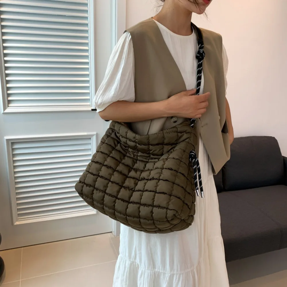 Vegan Down Pleated Shoulder Ba - Luxury Bags That Are Vegan 评论和价格
