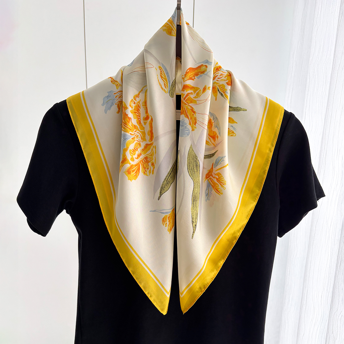 Luxury Silk Square Scarves For - Luxury Bags Yellow 评论和价格