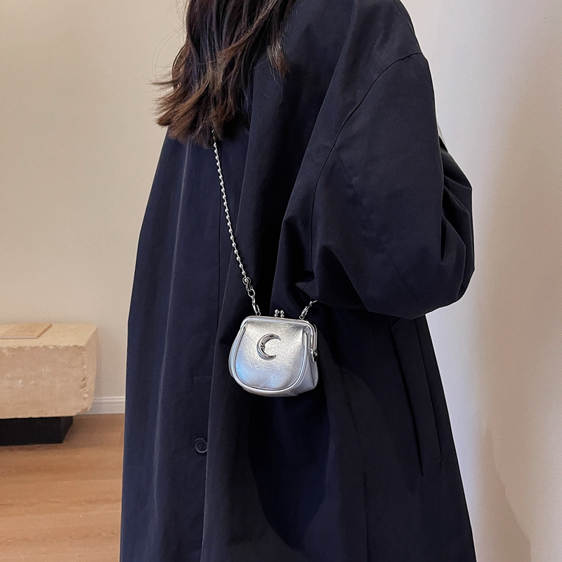 Silver Mini Cute Crossbody Bag - Luxury Y2K Bags 评论和价格